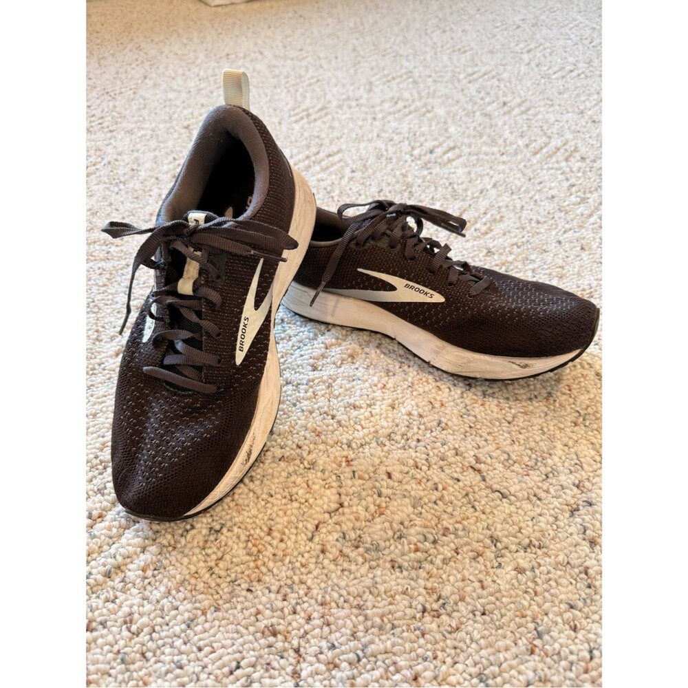 Brooks Revel 4 Black & White Running Shoes Size 9